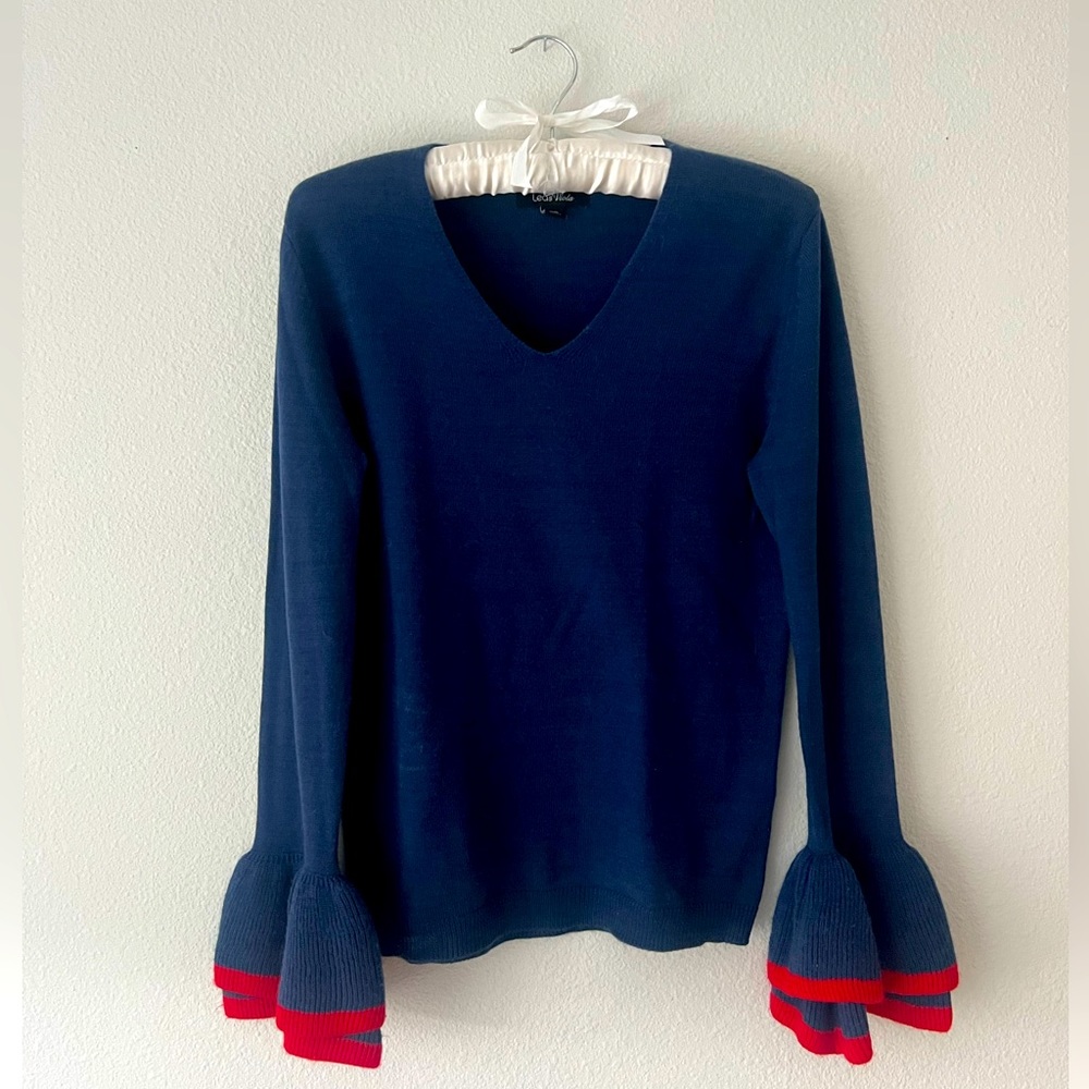 || Lea & Viola SWEATER || BELL-SLEEVES || V-NECK ||